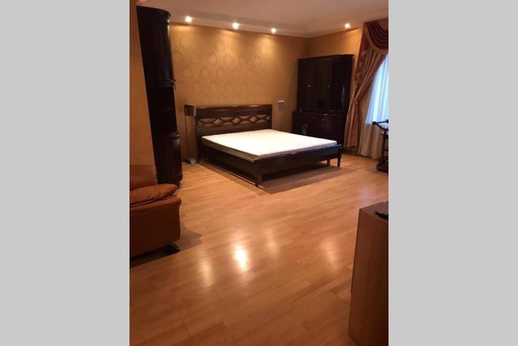 One Bedroom Kreschatik Str 4 Kiev Exterior foto