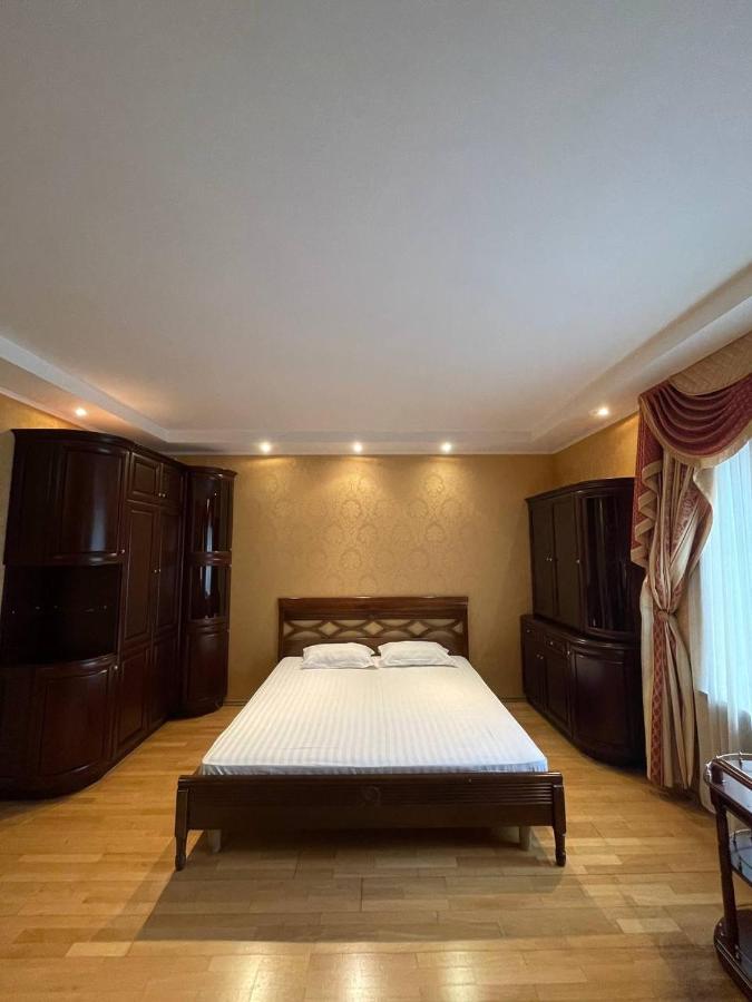 One Bedroom Kreschatik Str 4 Kiev Exterior foto